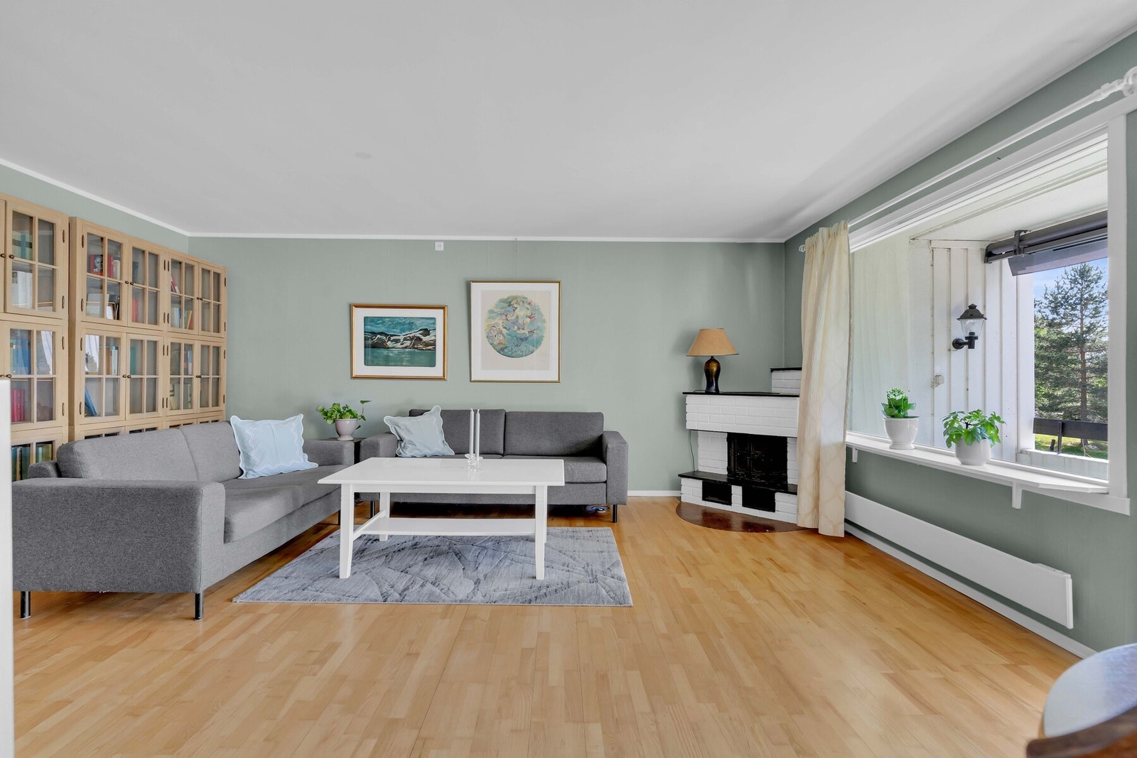 Denne leiligheten er på hele 115 m² og med det følger også en svært lys og luftig stue. Galleribilde