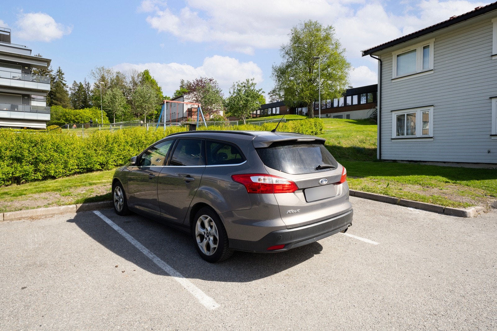 Biloppstillingsplass med opplegg for lader. Galleribilde
