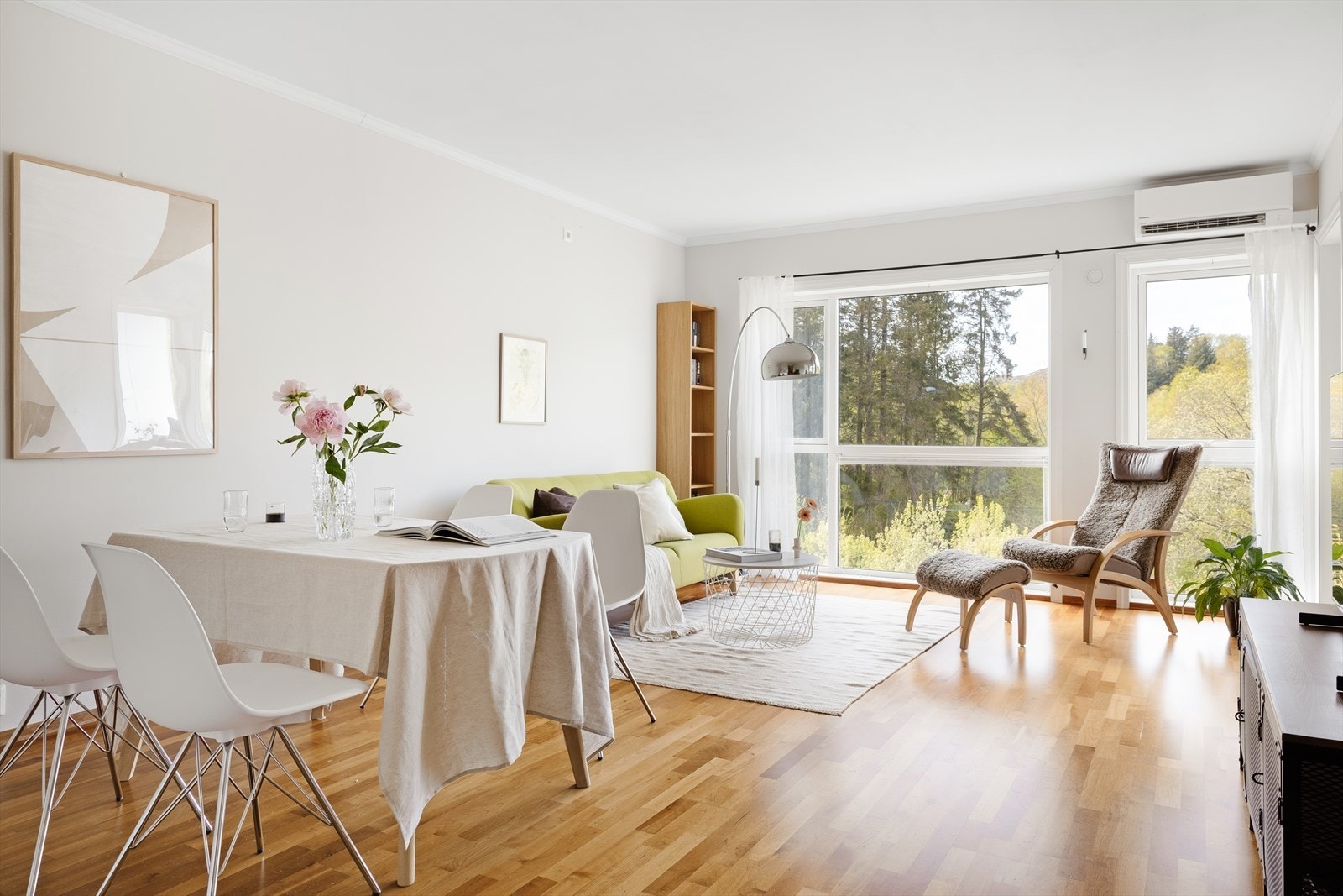 Velkommen inn til Fjellavegen 231B - en delikat leilighet med trappefriadkomst og altan omsluttet av grøntområde. Galleribilde