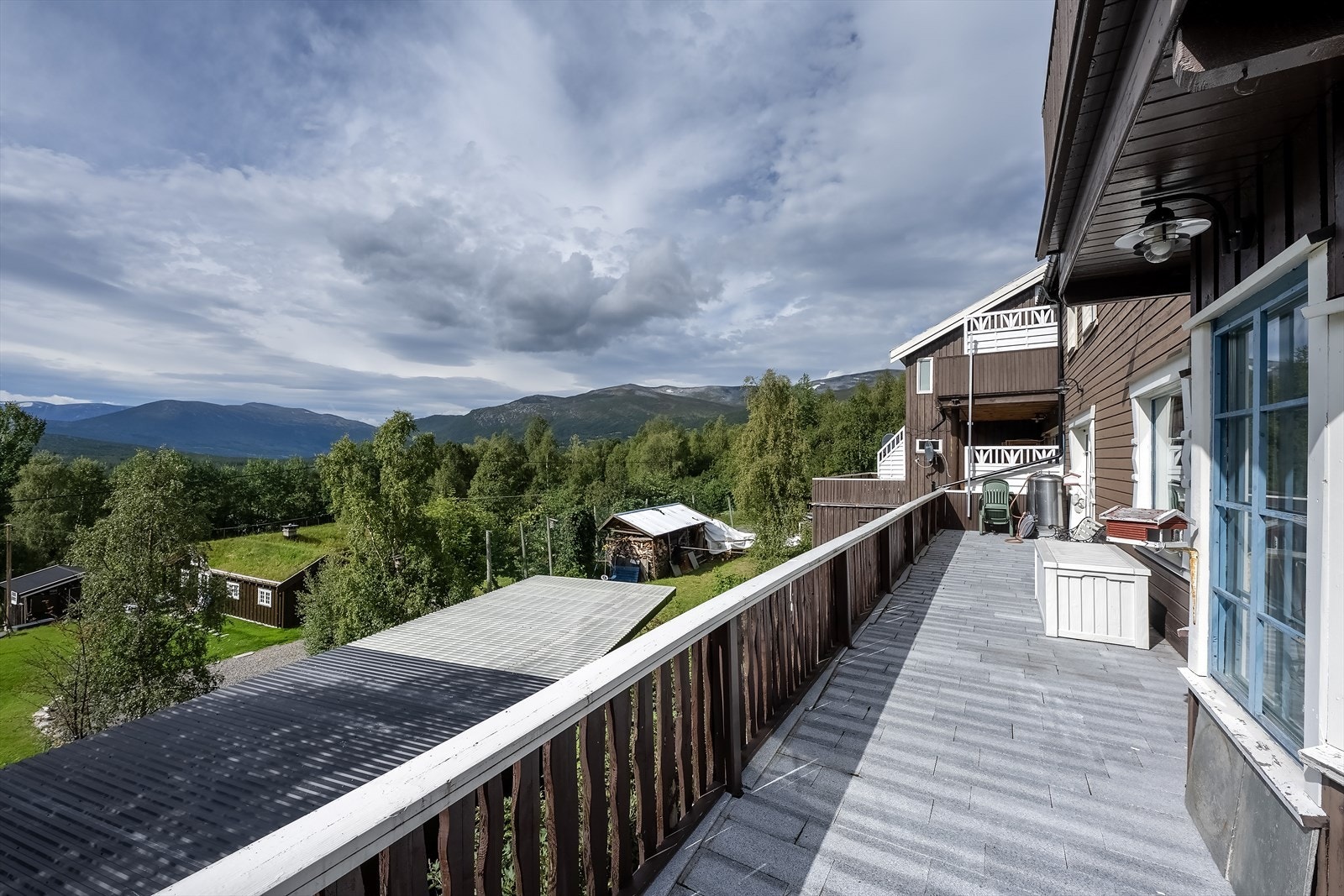 Altan med utsikt Galleribilde