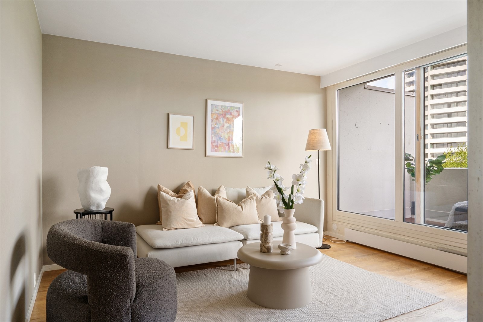 Velkommen til Digranesveien 21, en flott andelsleilighet med en sentral og særdeles attraktiv beliggenhet i populære Rosenli. Galleribilde