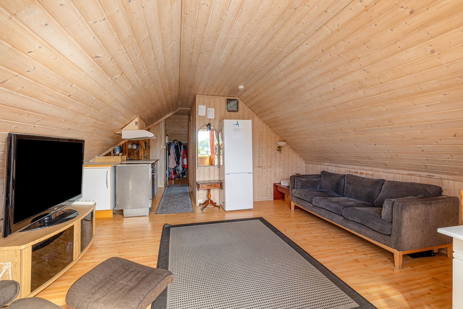 Garasjeloft er leid ut for kr. 9.000,- pr.mnd. Galleribilde