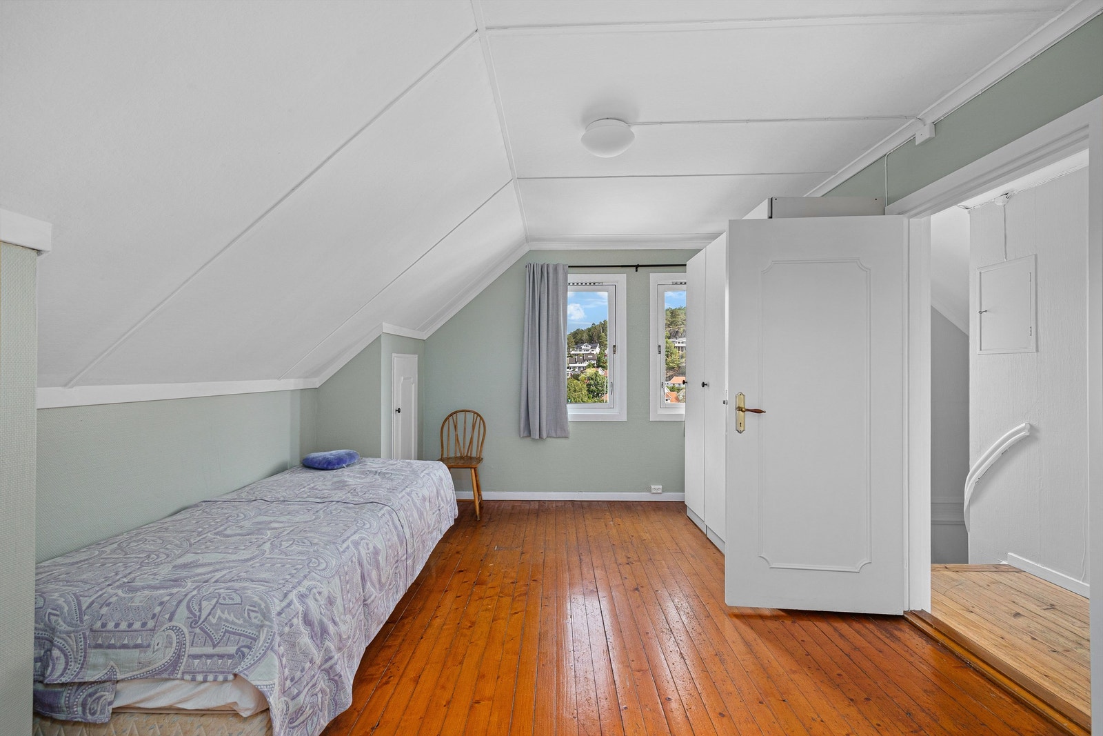 Boligen er innredet med 3 soverom i andre etasje Galleribilde