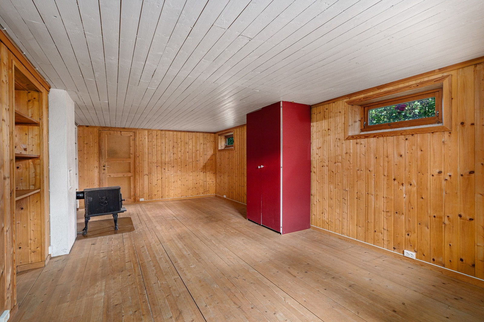 Kjellerstue i hovedbolig - Ikke godkjent innredet til varig opphold Galleribilde