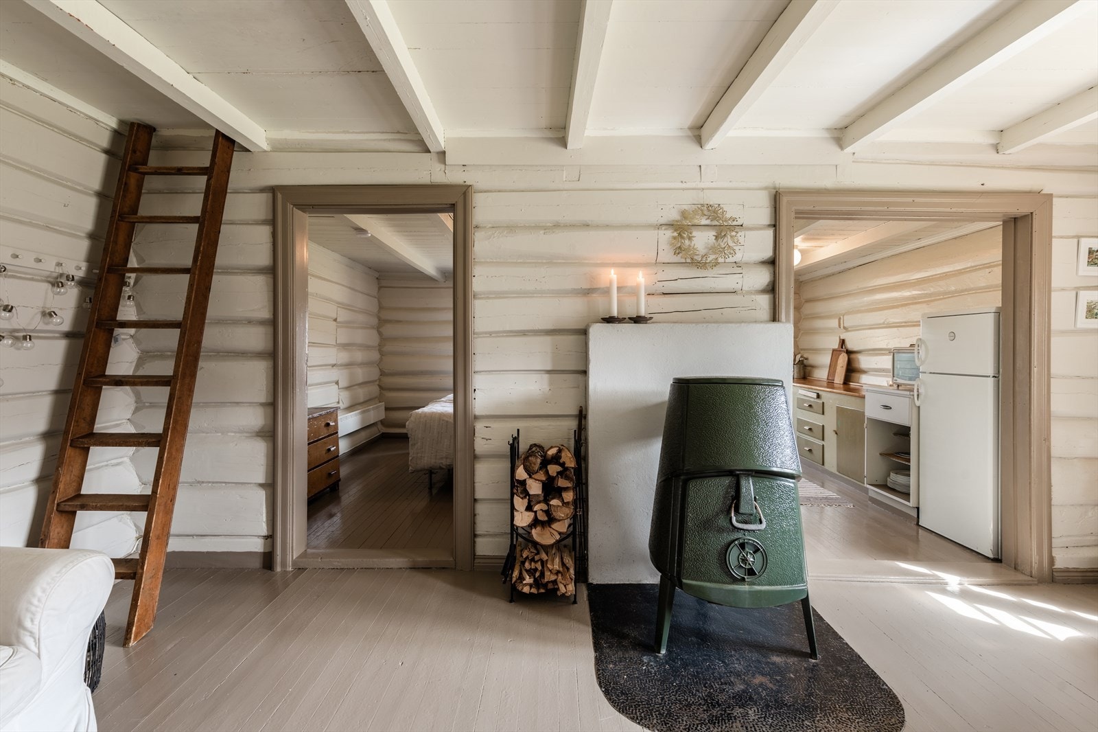 Fra stuen går det stige opp til loftet. Galleribilde