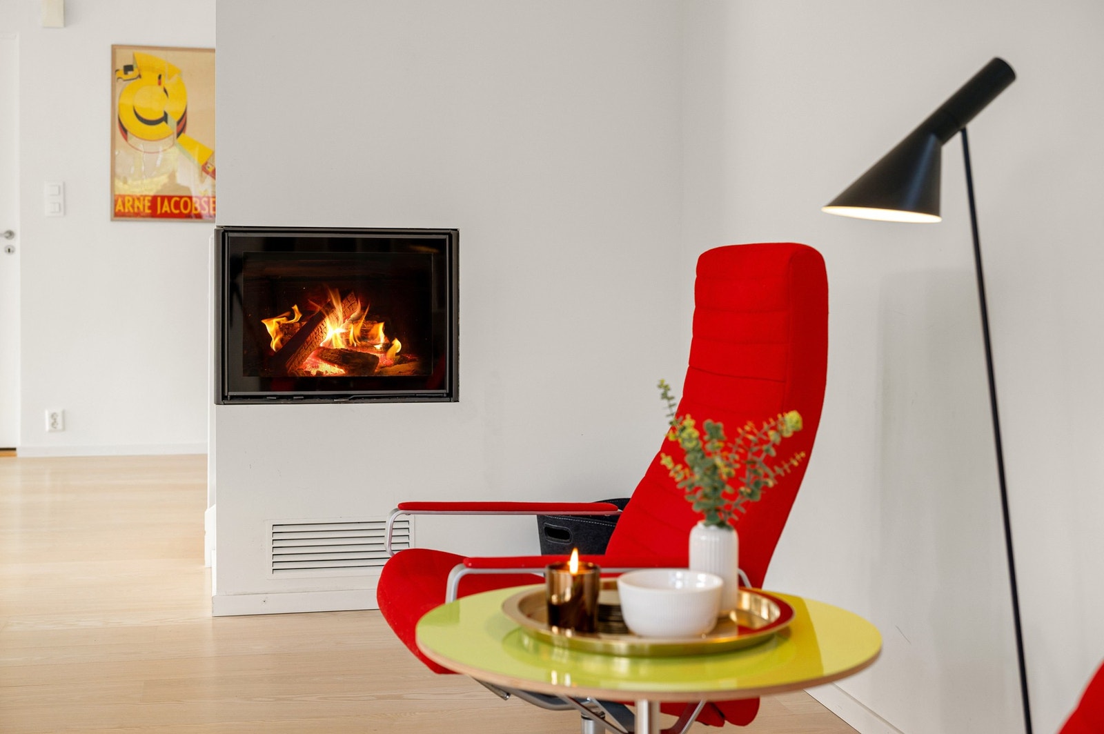 I tillegg har man en flott peisinnsats som gir en lun og varm atmosfære på kalde vinterkvelder Galleribilde