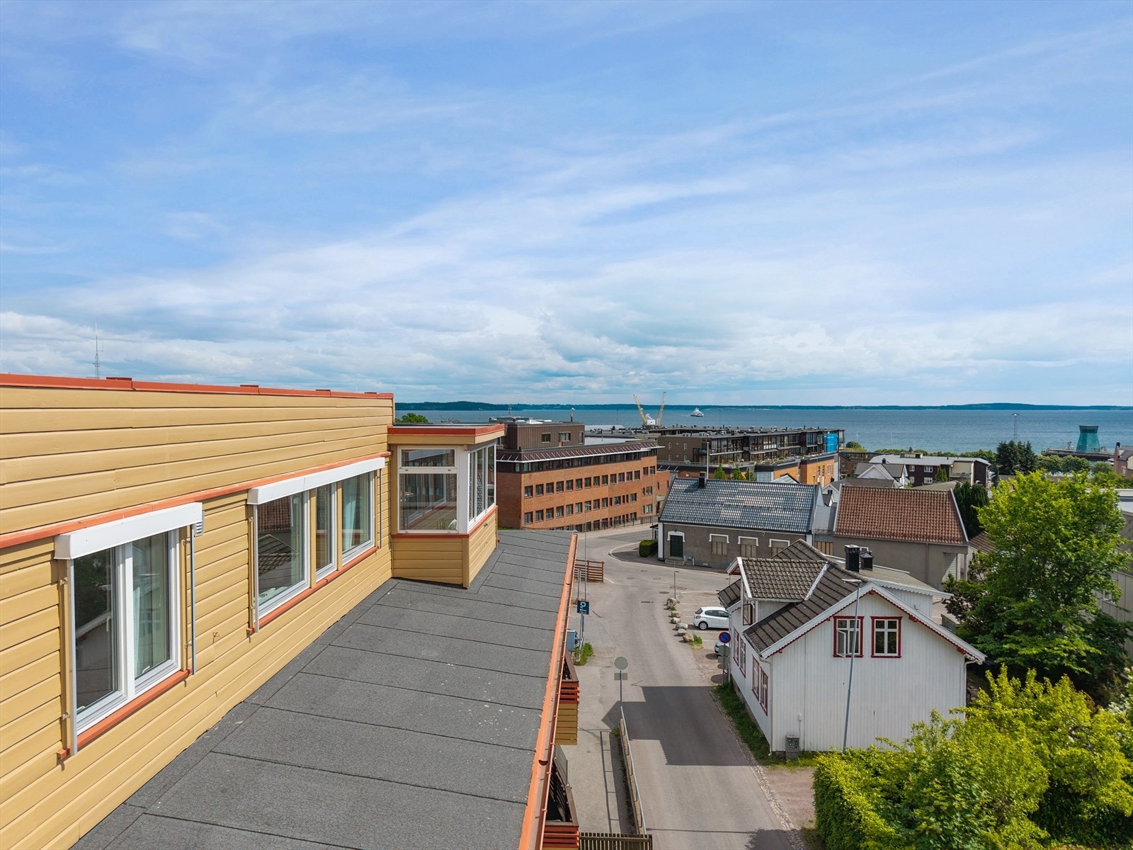 Dronefoto av leiligheten. Galleribilde
