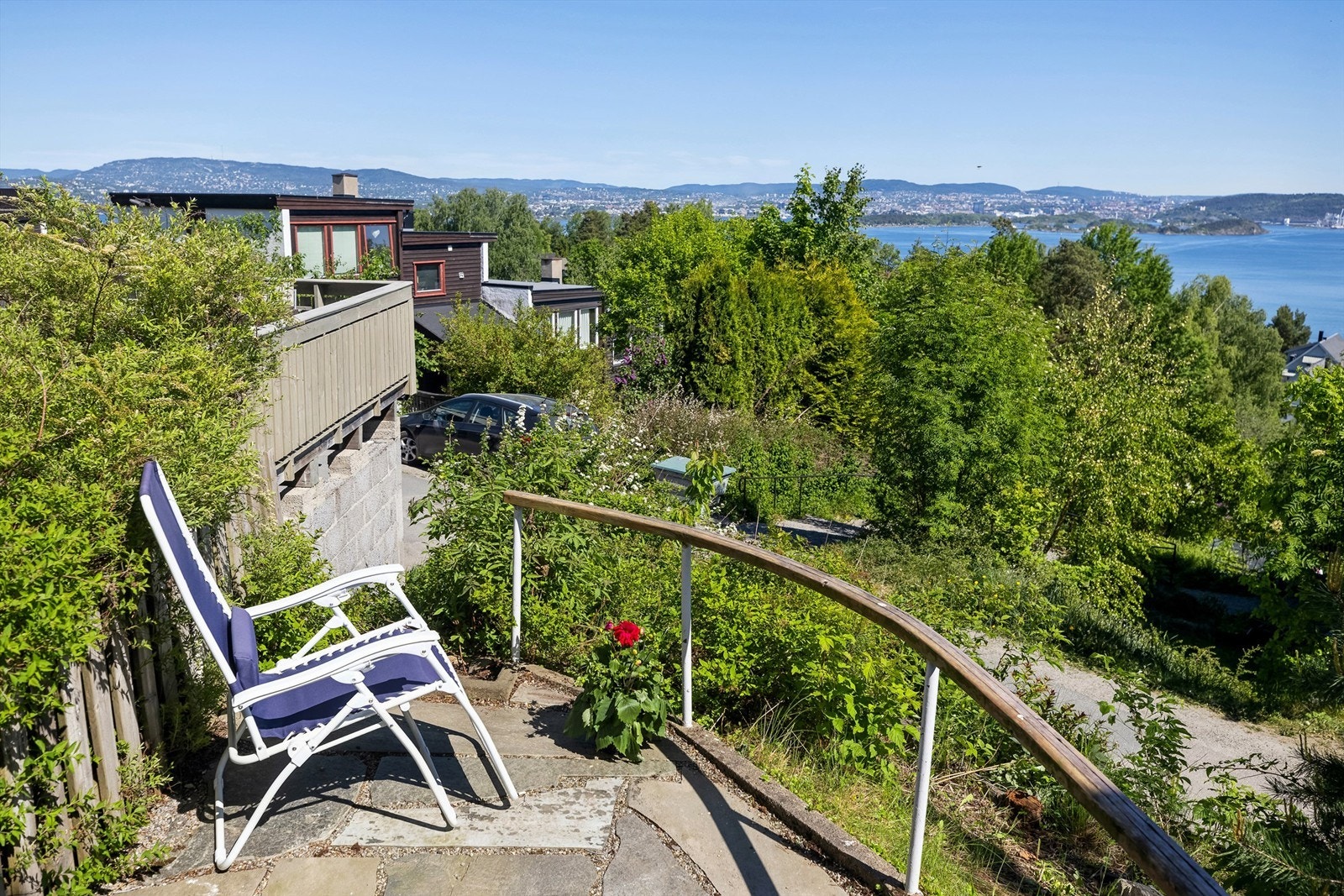 Her kan du roe ned og nyte utsikten både på dag- og kveldstid. Galleribilde