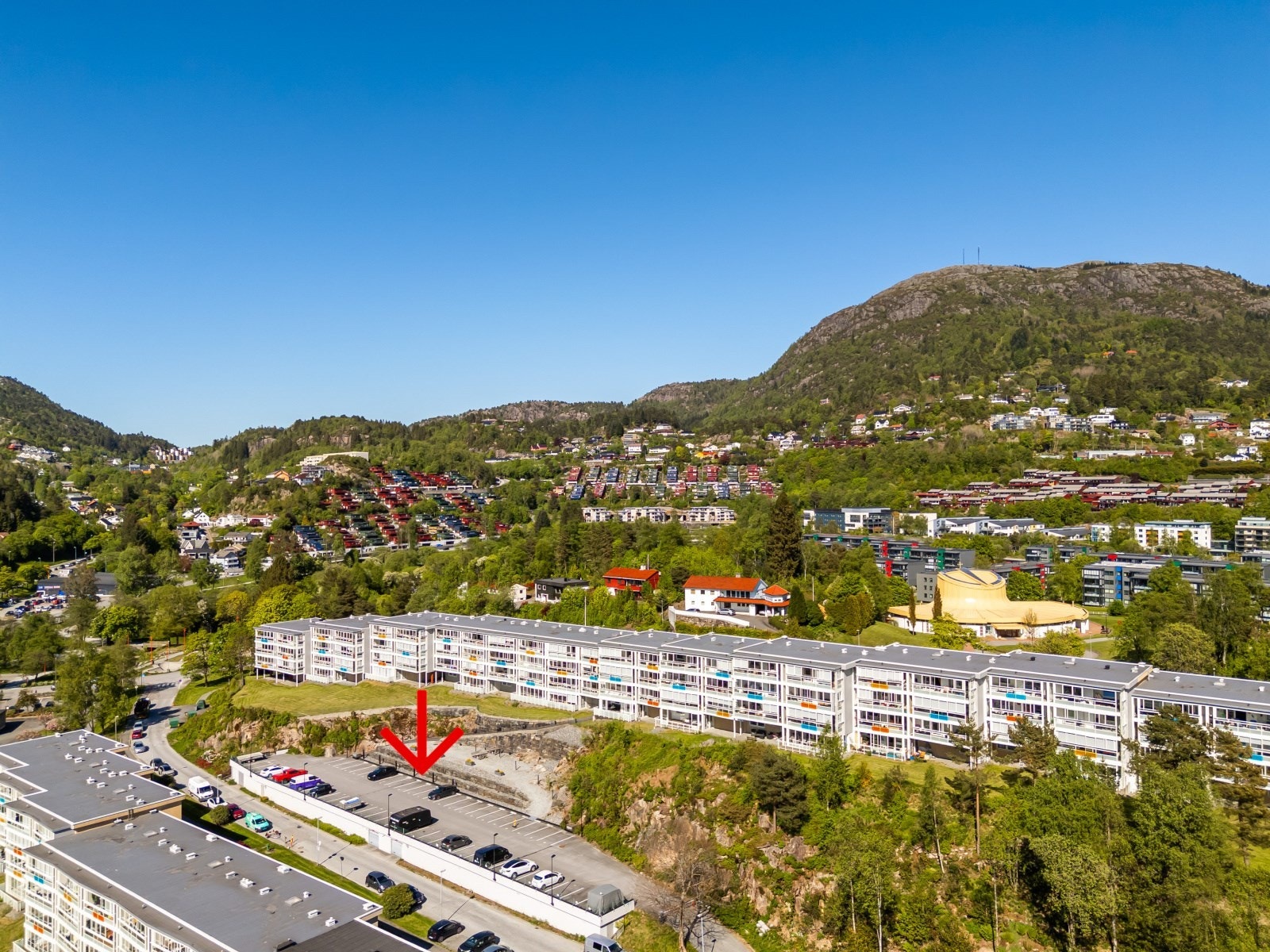 Ladepunkt for elbil. Galleribilde