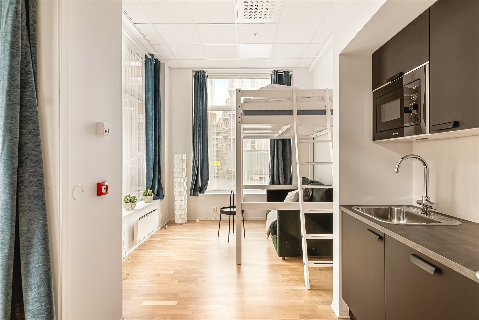 Sameiet har egen leilighet som man kan leie for venner og familie som kommer på besøk. kr. 300,- pr døgn Galleribilde