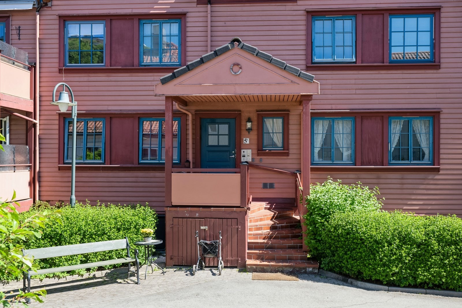 Fasade fra inngang. Galleribilde