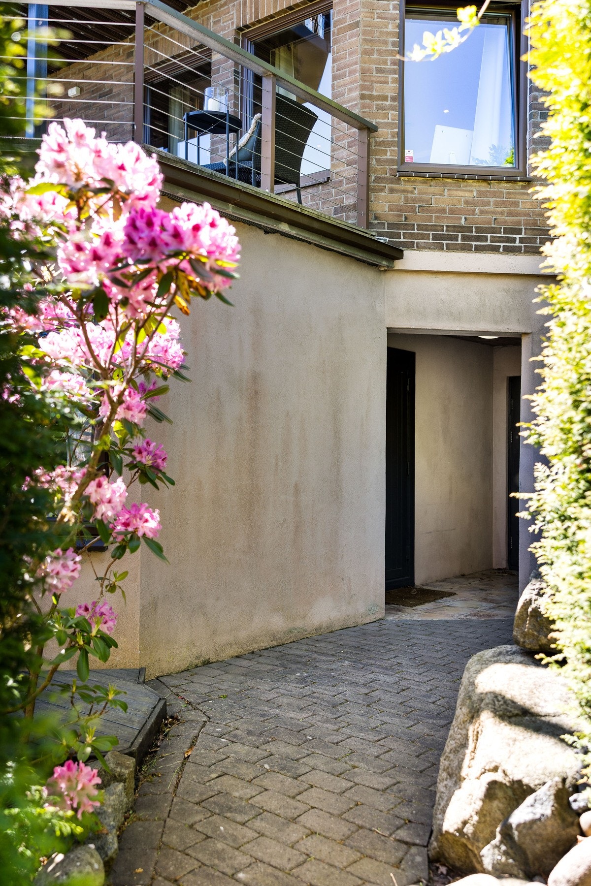 Inngangsparti til usjenert utleiedel. Galleribilde