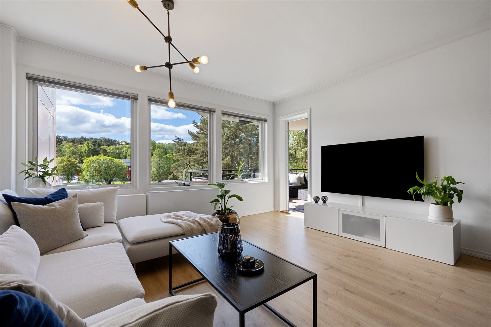 Flott treroms leilighet med fine kvaliteter Galleribilde