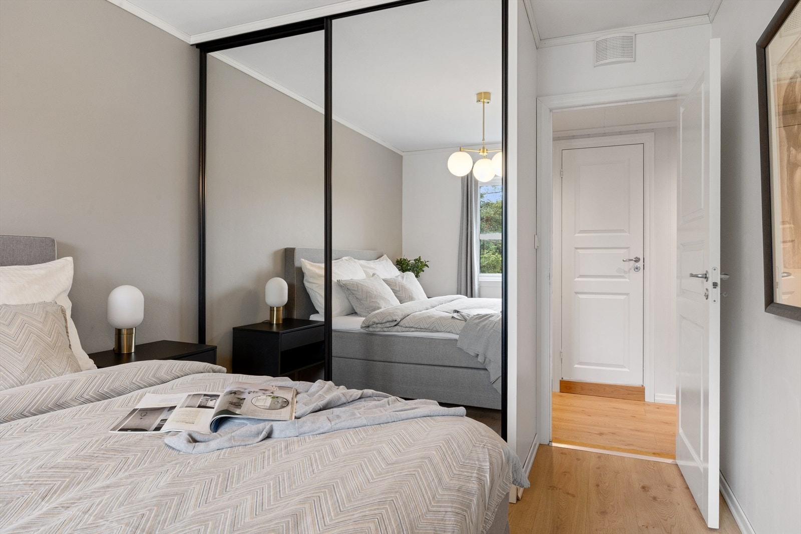 Hovedsoverommet fikk ny skyvedørsgarderobe i 2019. Galleribilde