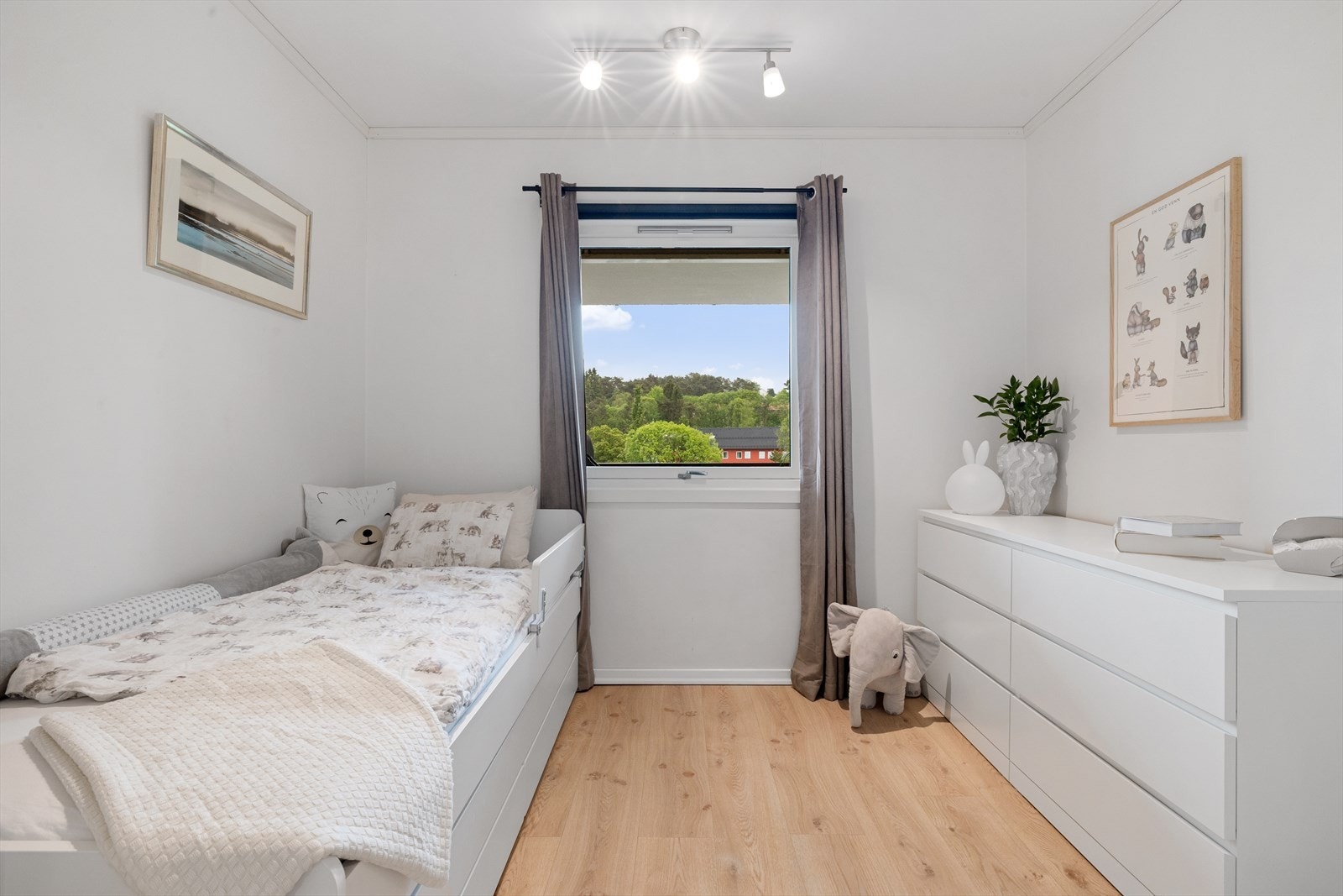 Soverom nr 2 er på 8,8 kvm. Galleribilde