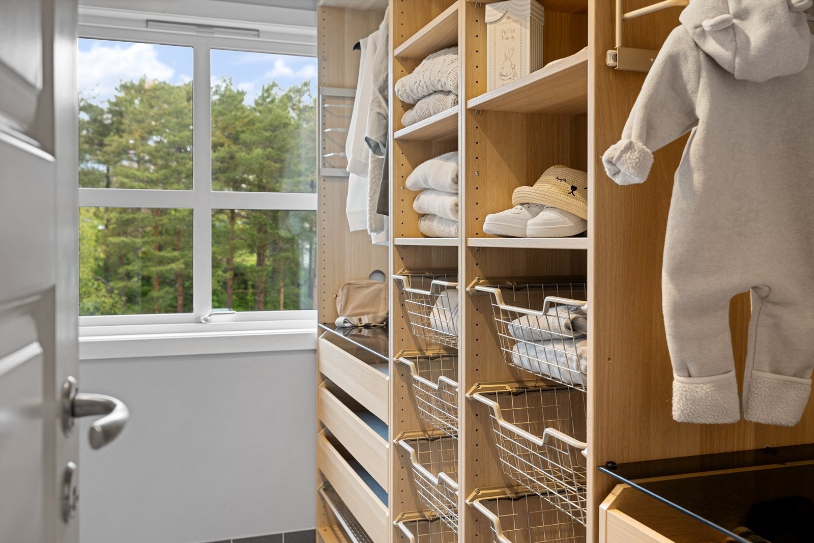 Et meget romslig og praktisk vaskerom som også ble totalrenovert i 2014. Galleribilde