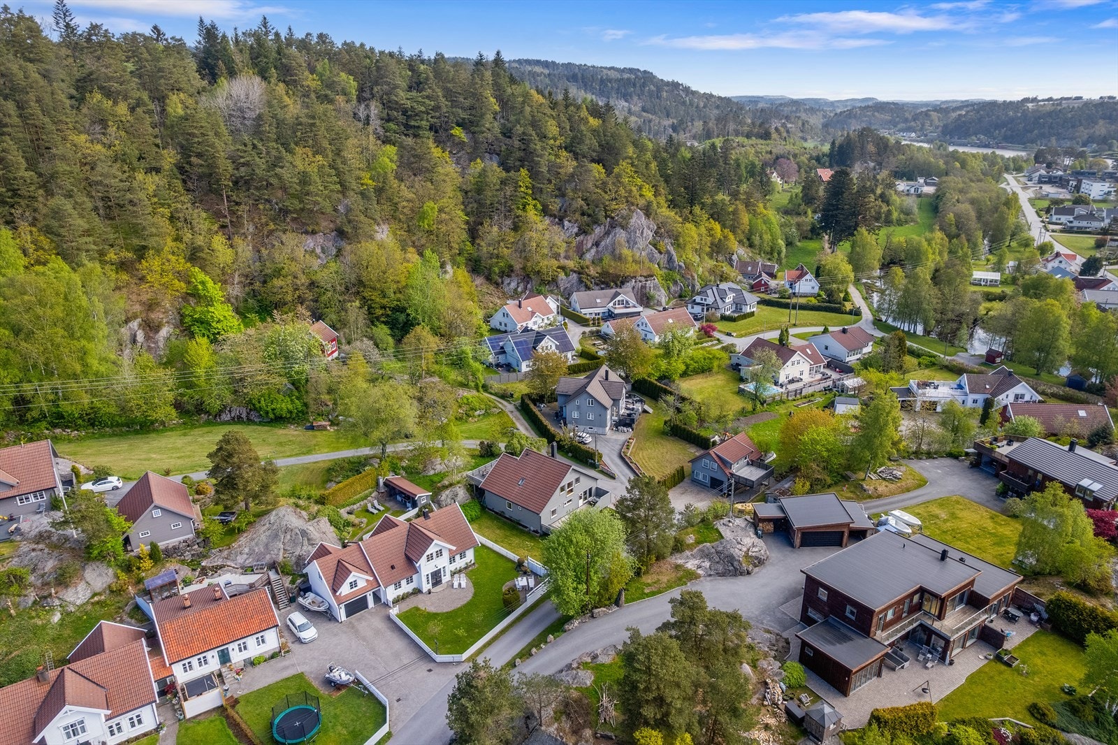 Solrik og fin plassering uten gjennomgangstrafikk Galleribilde