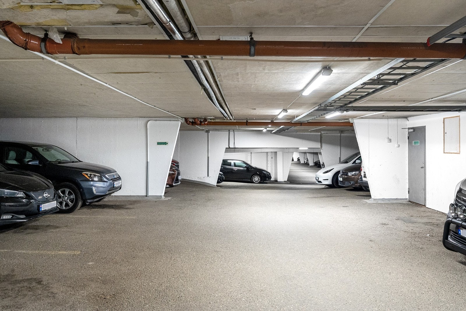 Fast parkering i felles lukket garasjeanlegg Galleribilde