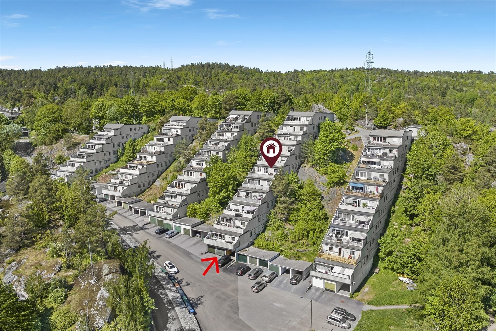 Det følger også med en garasje, i nederste rekke. Galleribilde