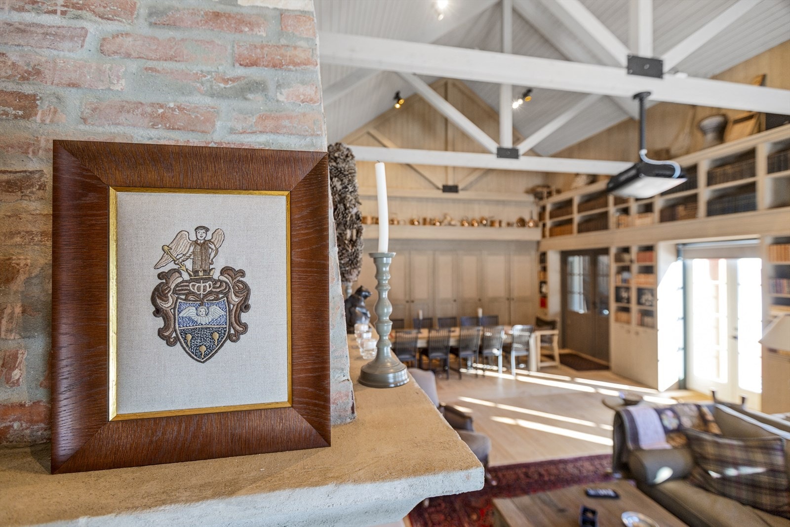 Låven har en grunnflate i 1.etasje på ca. 235 kvm. Galleribilde