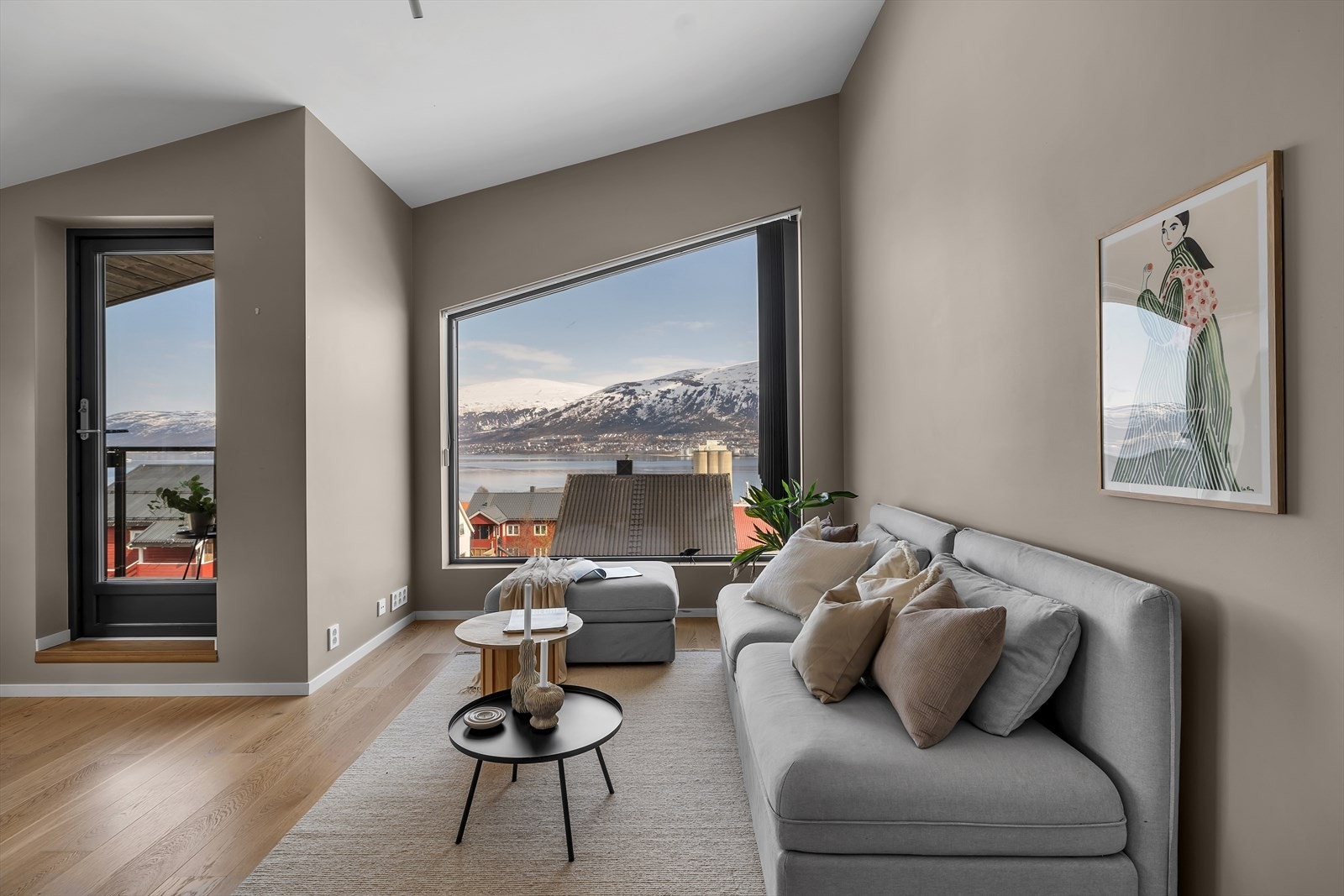 Herfra har man også adkomst til balkongen. Galleribilde