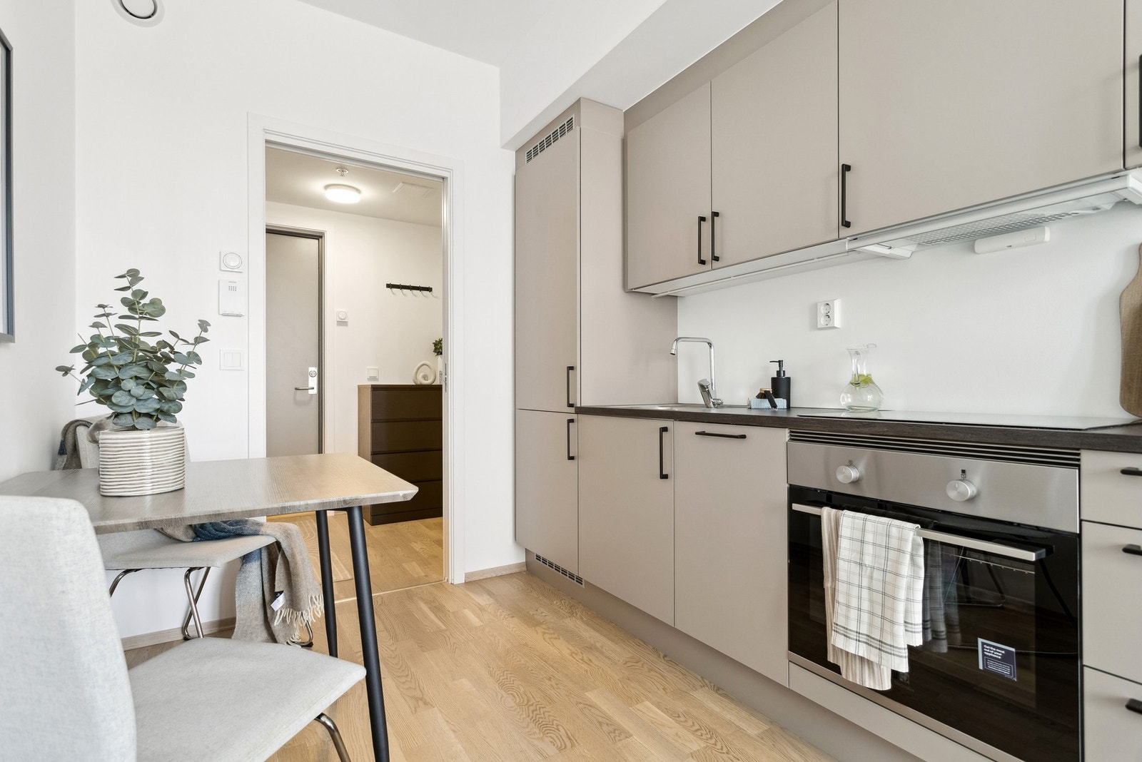 Plass til spisegruppe på kjøkken. Galleribilde