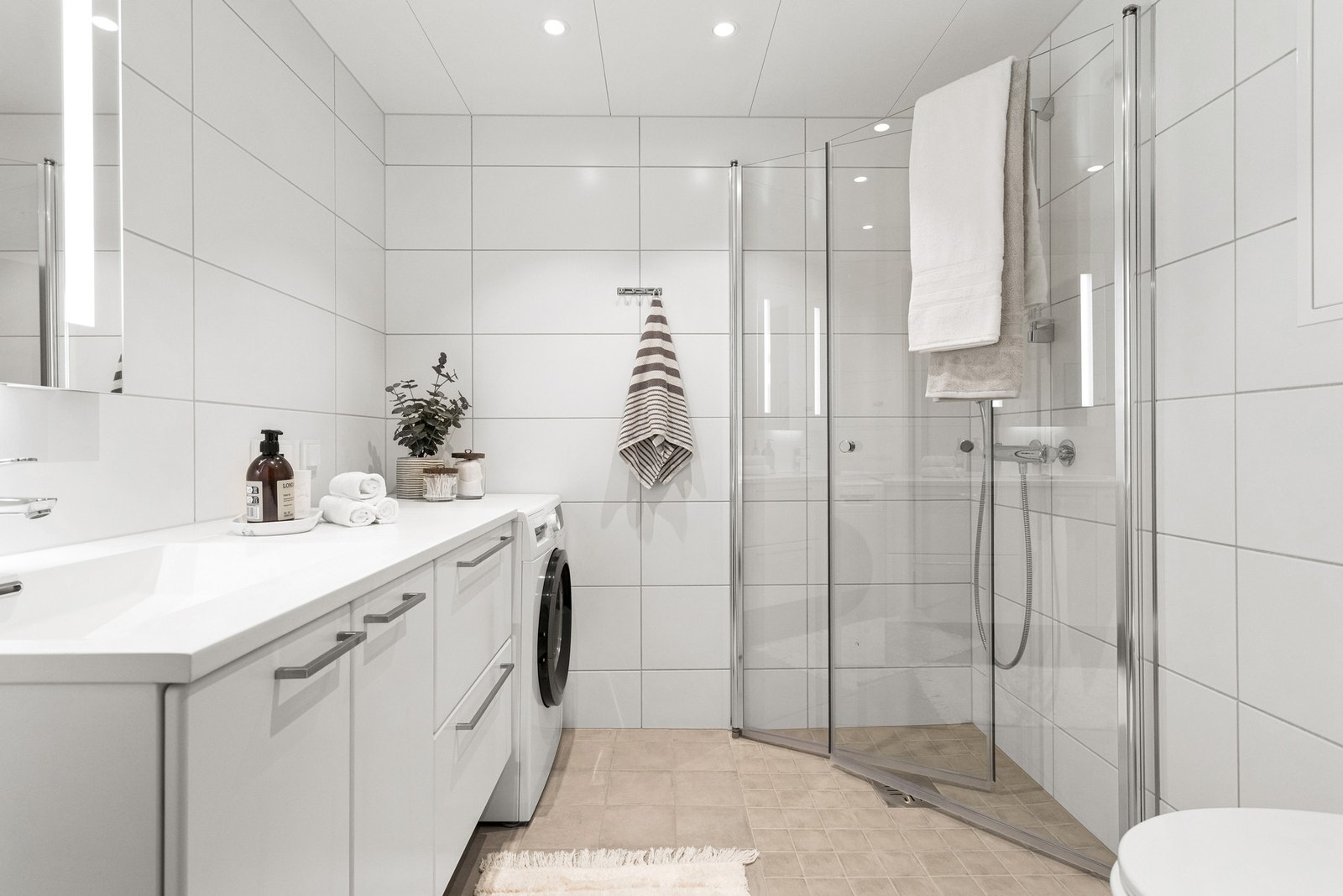 Badet fremstår romslig. Galleribilde