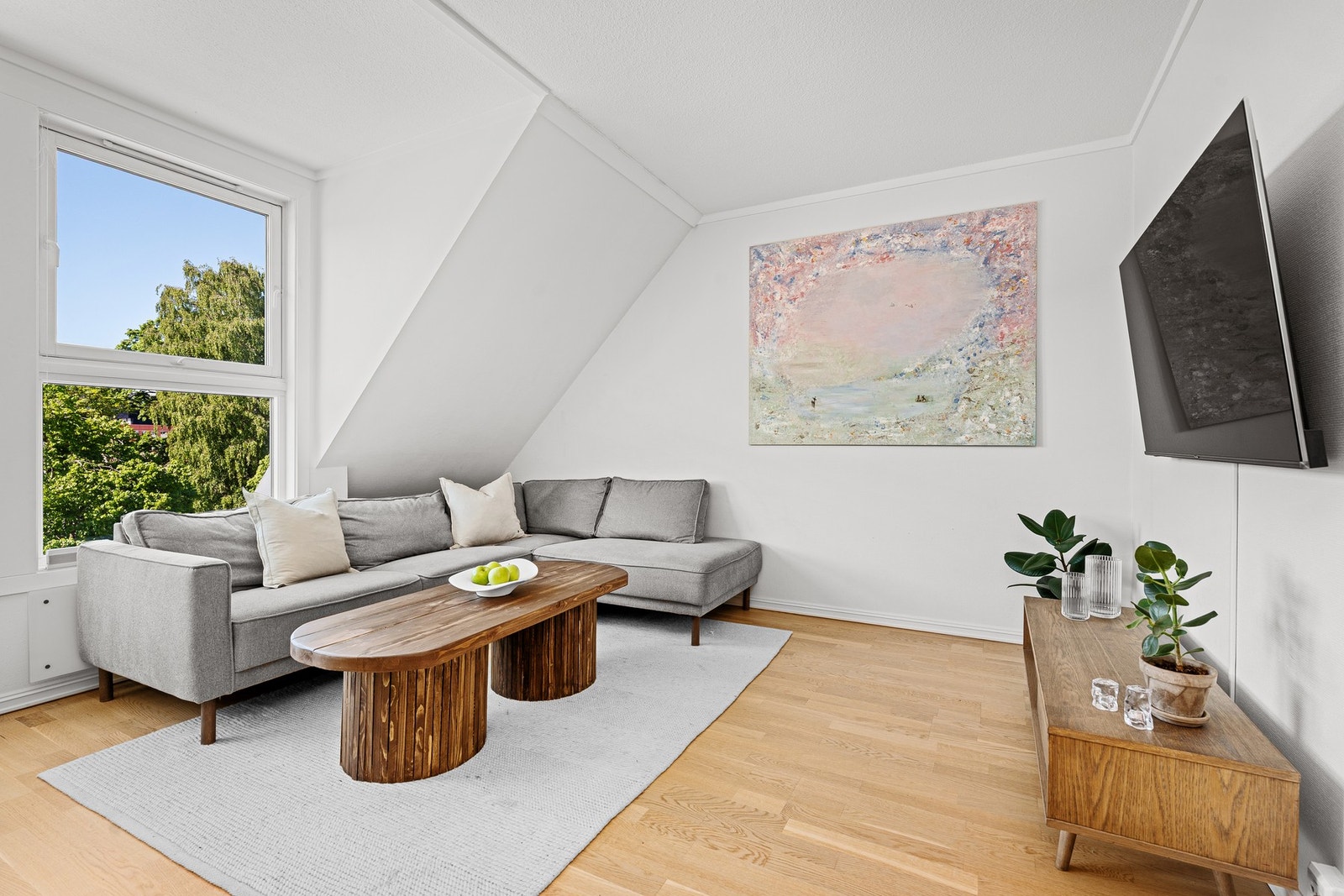 God plass til sofahjørne i stuedelen Galleribilde