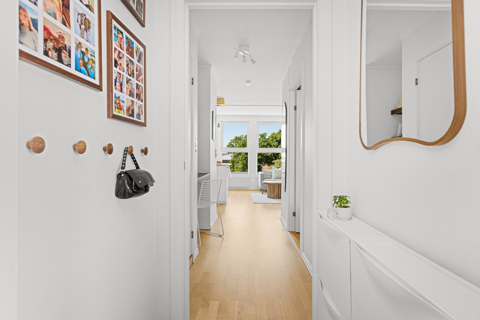 Like ved gangen er det adkomst til bad og soverom. Galleribilde