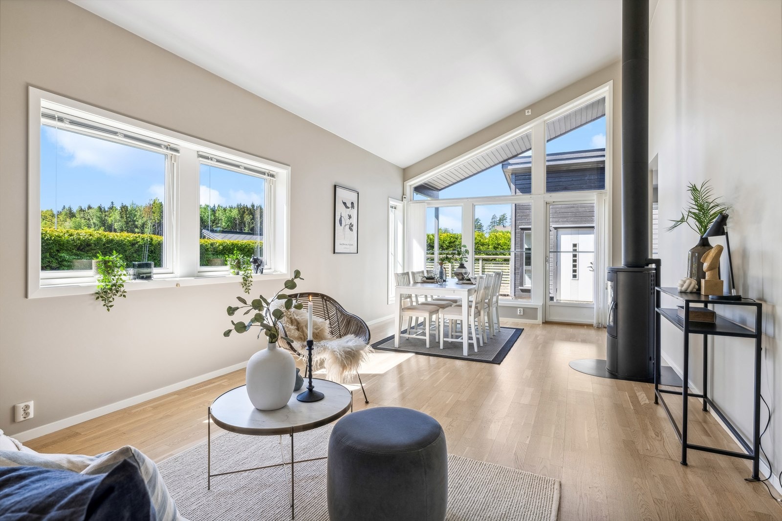 Det er lagt 15 mm eikeparkett på alle gulv Galleribilde