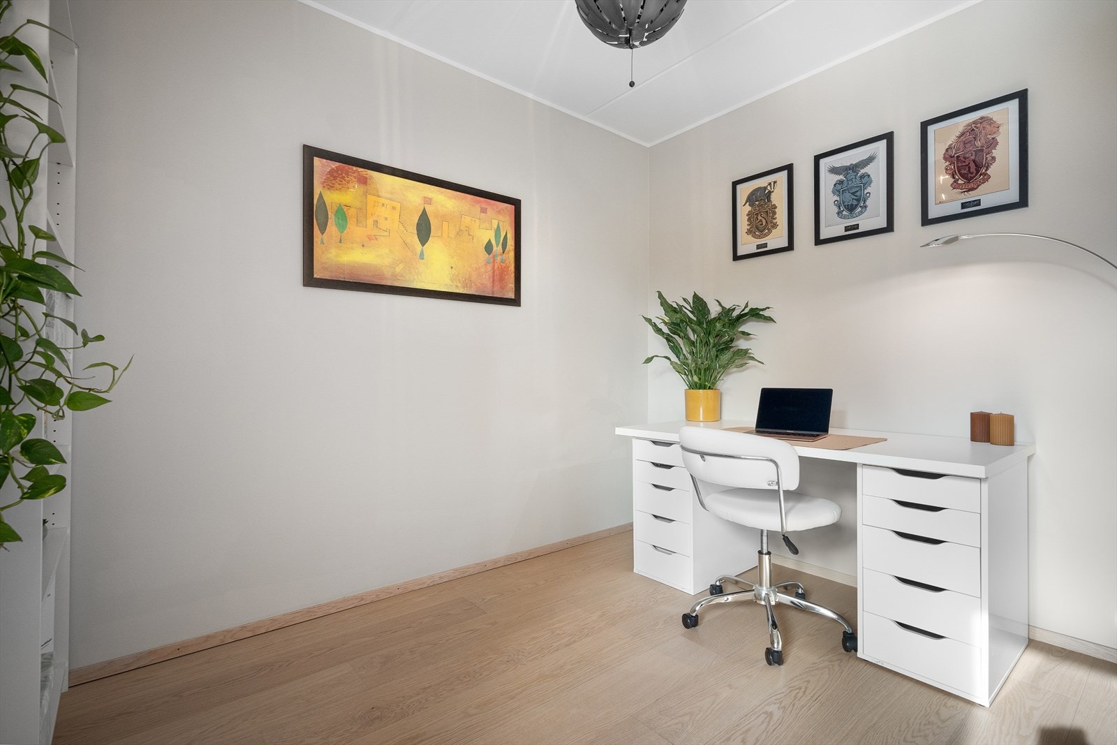 Rommet måler 8,3m². Galleribilde