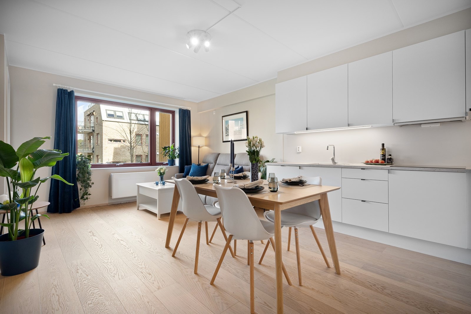 Leiligheten har en ettertraktet og sentral beliggenhet i Sandsliåsen. Galleribilde