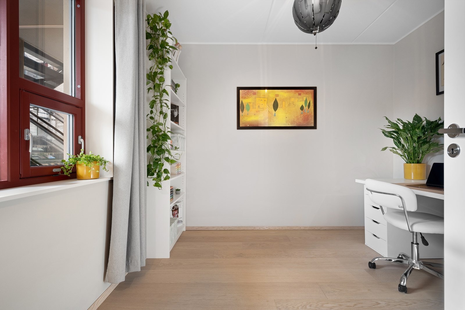 Det andre soverommet blir i dag brukt som kontor. Galleribilde