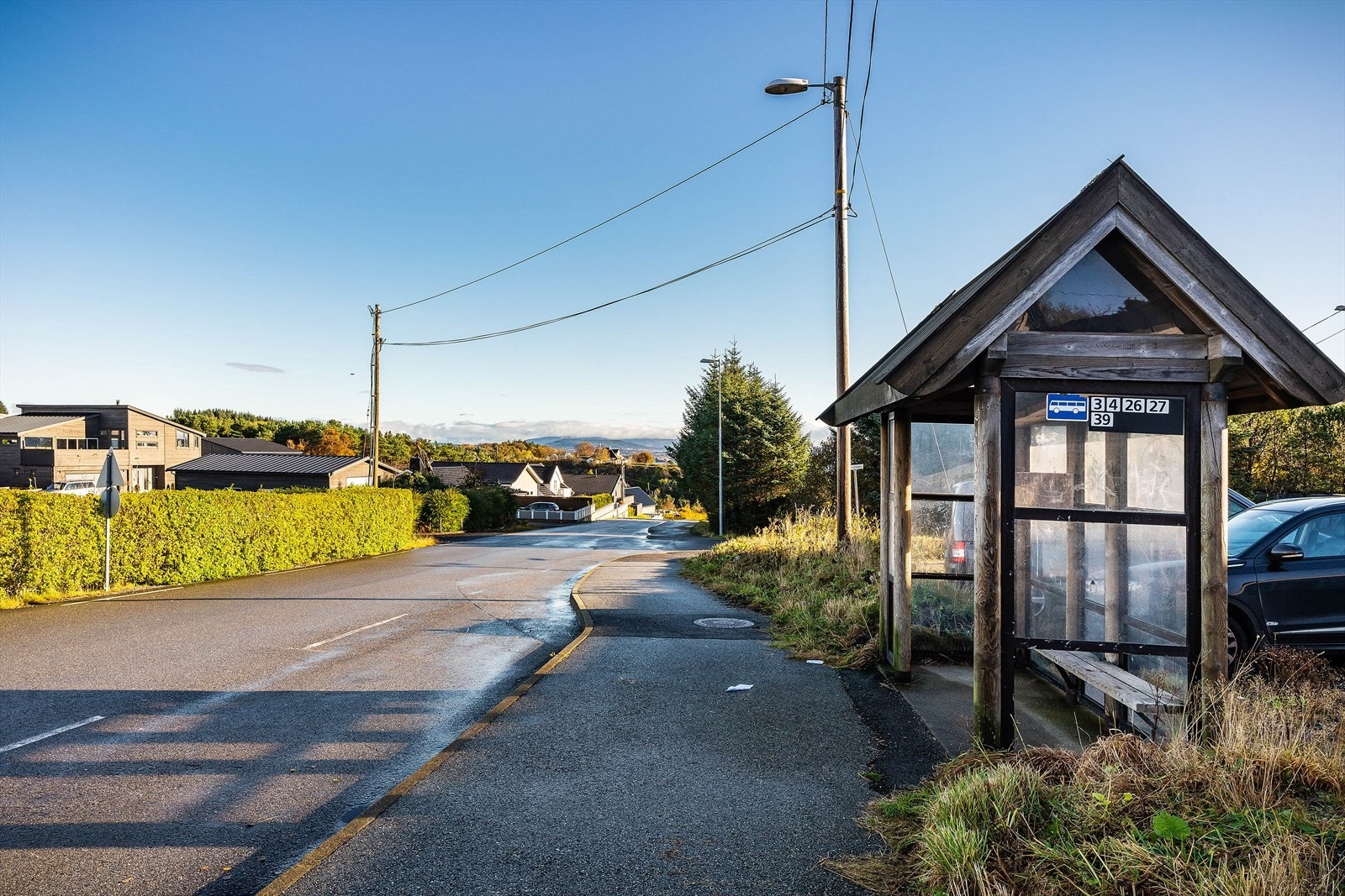 - Bussholdeplass like ved eiendommen med regelmessige avganger med rute 479 og 449 - Galleribilde