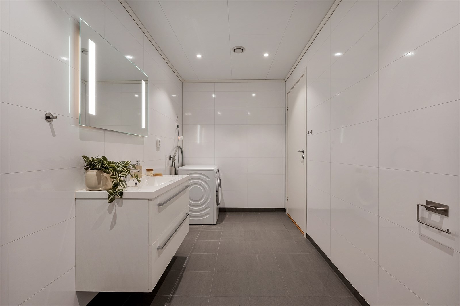 - Merk at du også har god plass til tørketrommel - Galleribilde