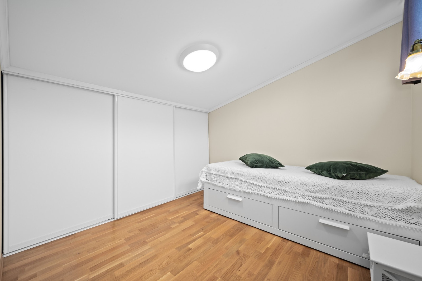 Det andre rommet på loftet har selger brukt som ekstra soverom Galleribilde