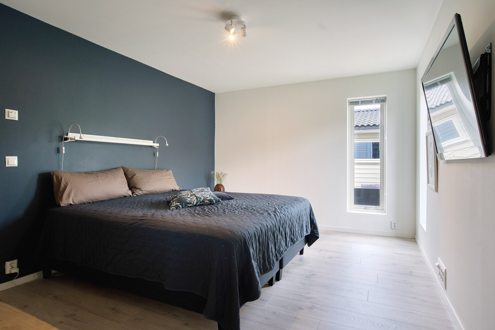 Hovedsoverom tilknyttet bad og garderoberom. Galleribilde