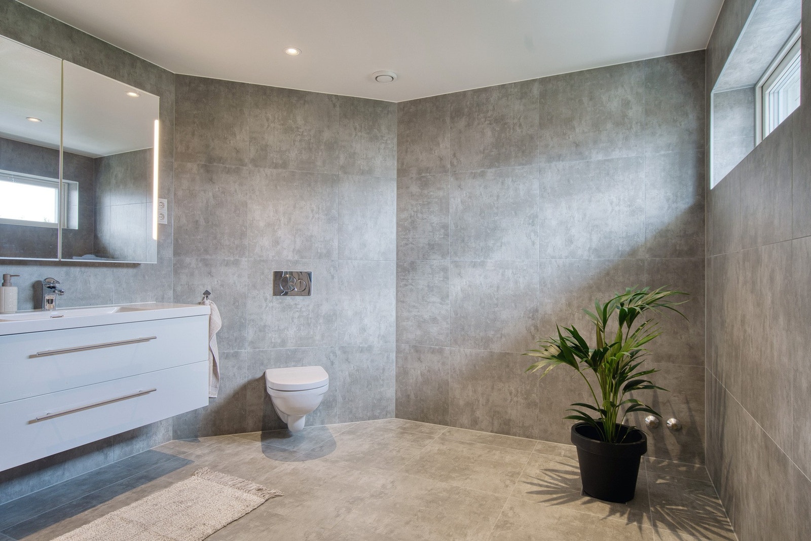 Delikat baderom i 2. etasje. Galleribilde