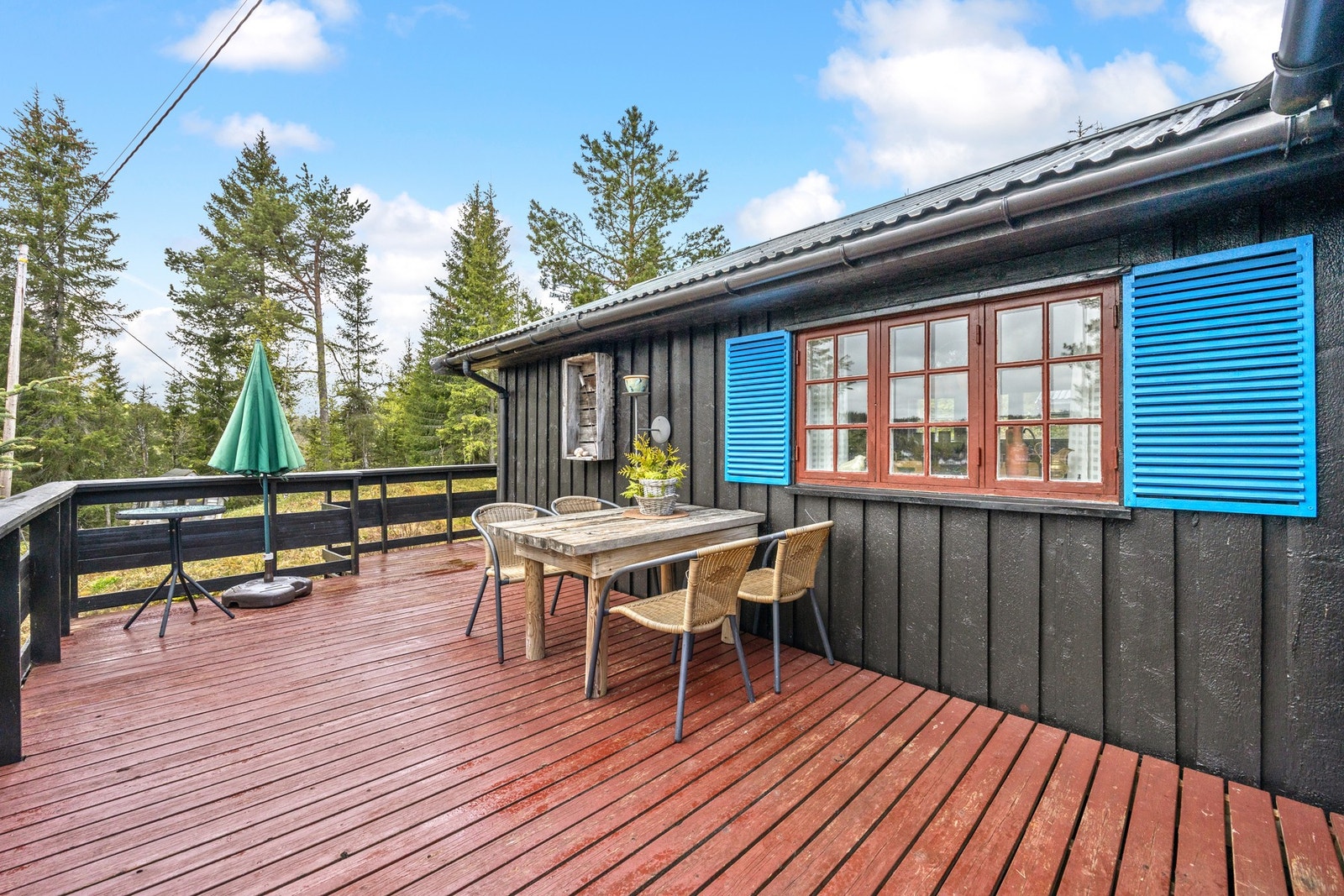 Fra verandaen kan man nyte solen! Galleribilde