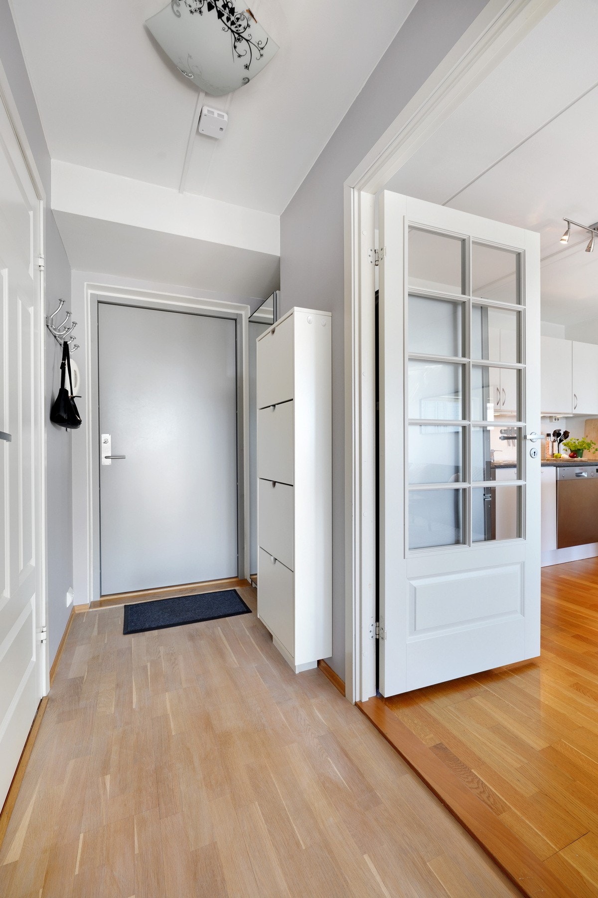 Gang med nisje til garderobeskap. Galleribilde