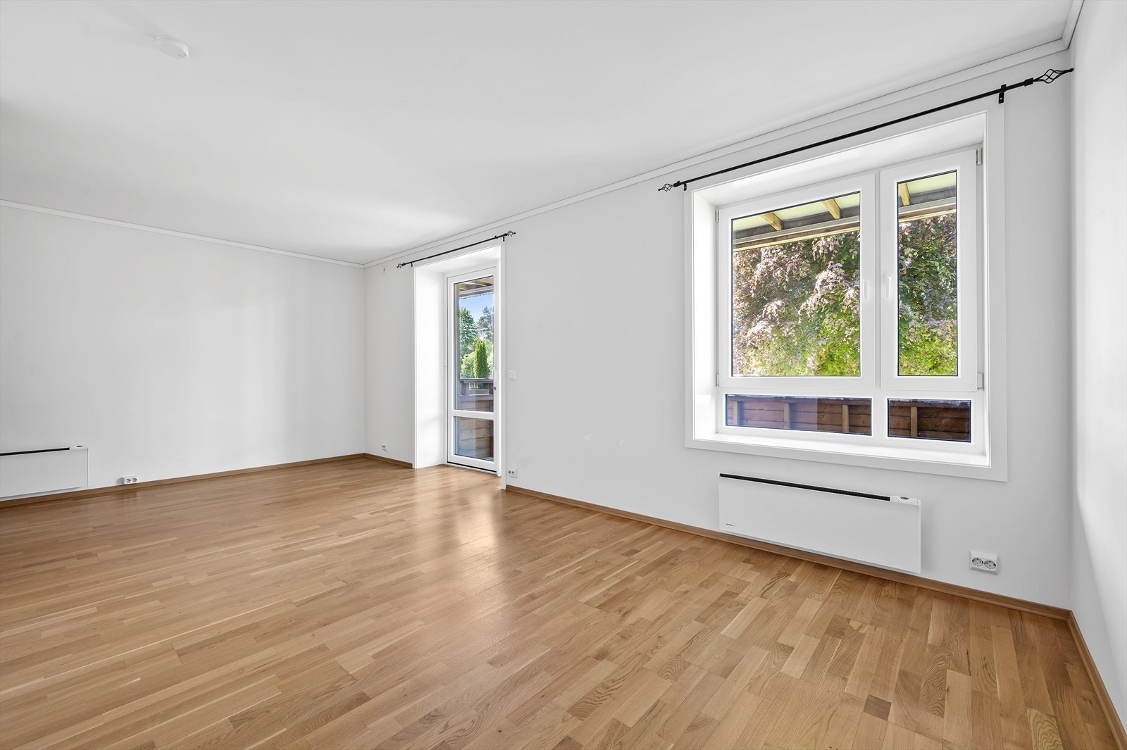 Stue har utgang til veranda. Galleribilde