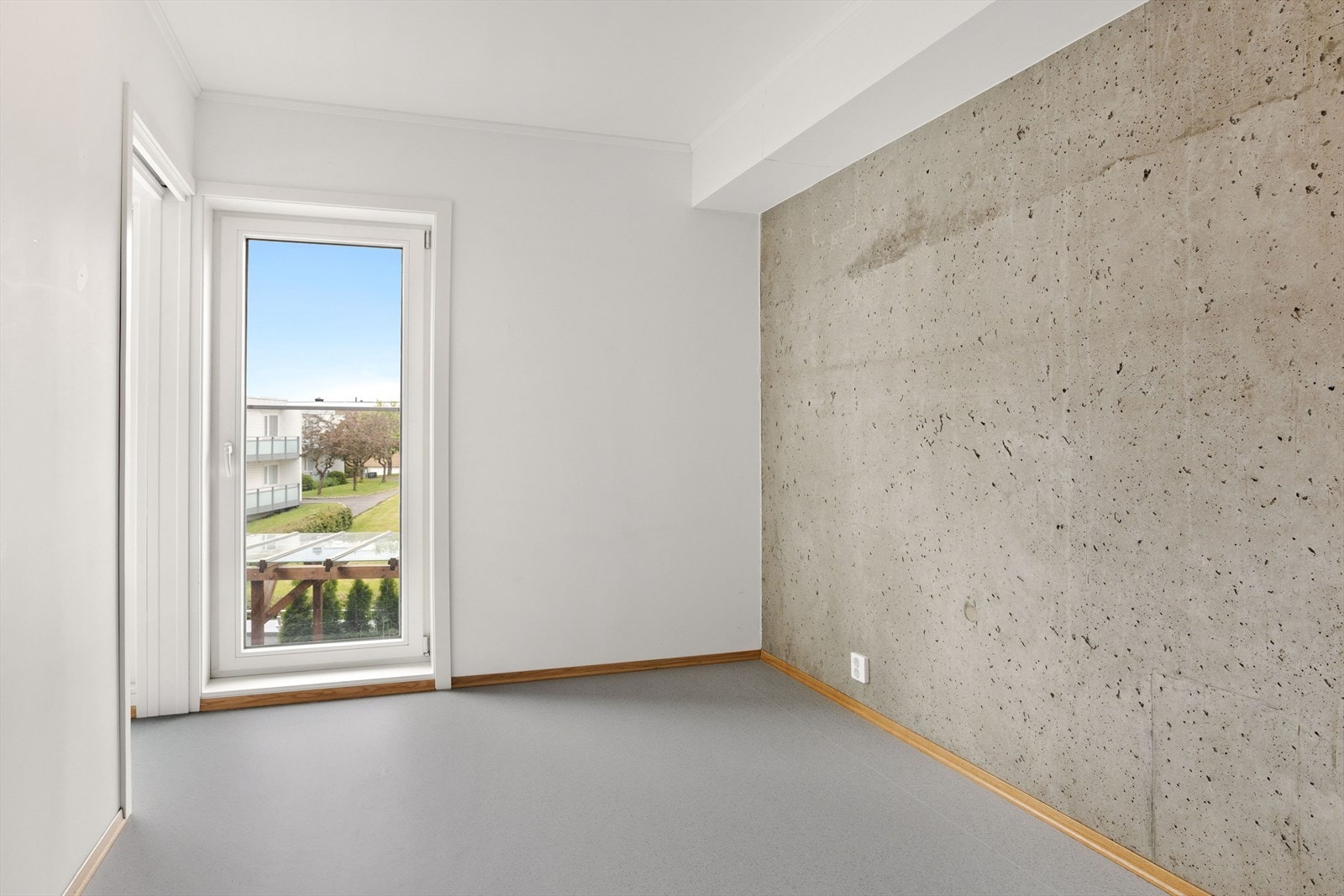 new version-00001.jpg Galleribilde