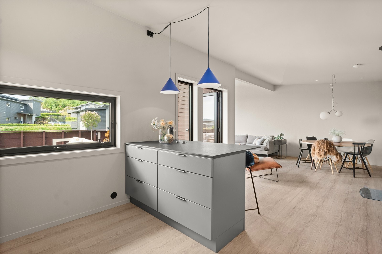 Åpen planløsning til spisestue og stue Galleribilde