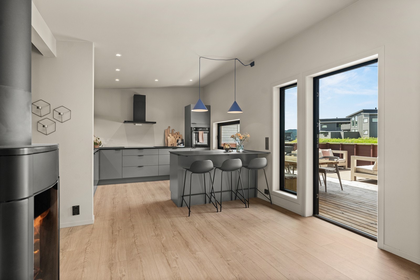 Utgang til terrasse via hovedetasje Galleribilde