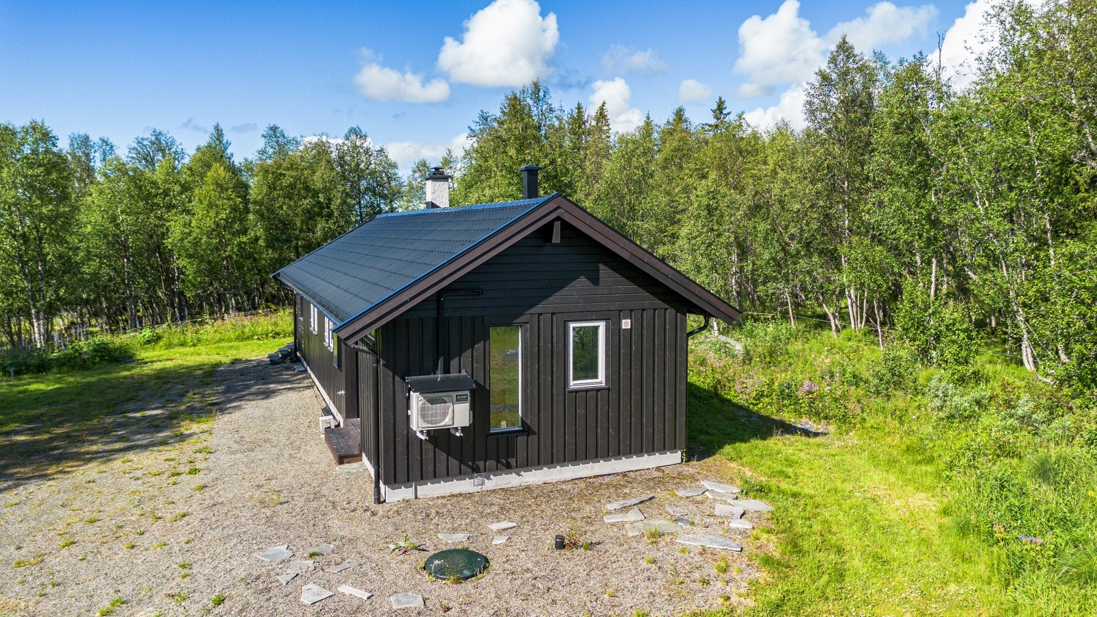 Eiendommen har privat vann og avløp. Galleribilde