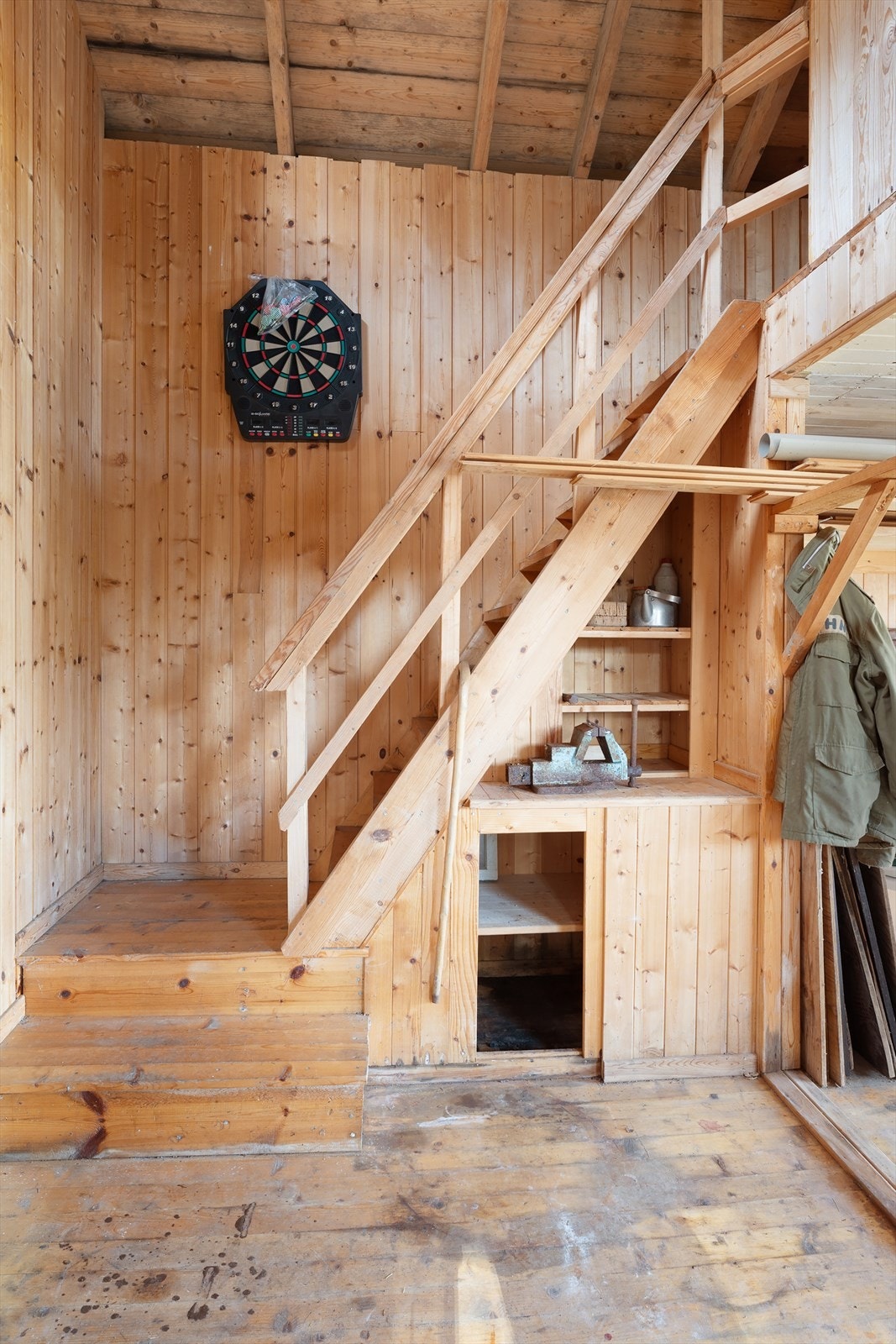 Trapp opp til hems Galleribilde