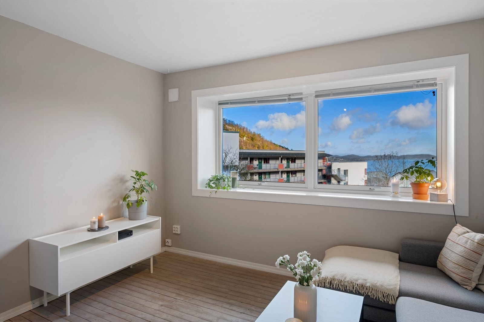 Velkommen til Arne Abrahamsens vei 2B - En flott 2-roms leilighet med en praktisk planløsning og gjennomgående god standard! Galleribilde