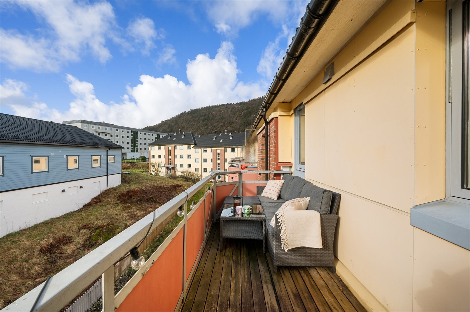 Det er plass til å innrede med ønsket utemøblement, samt grill. Galleribilde