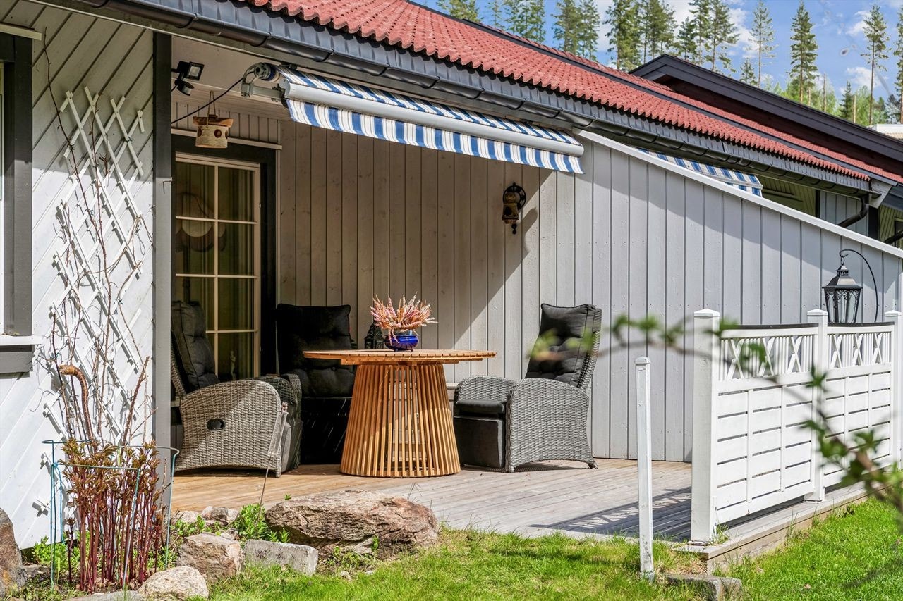 Godt skjermet uteplass med markise Galleribilde