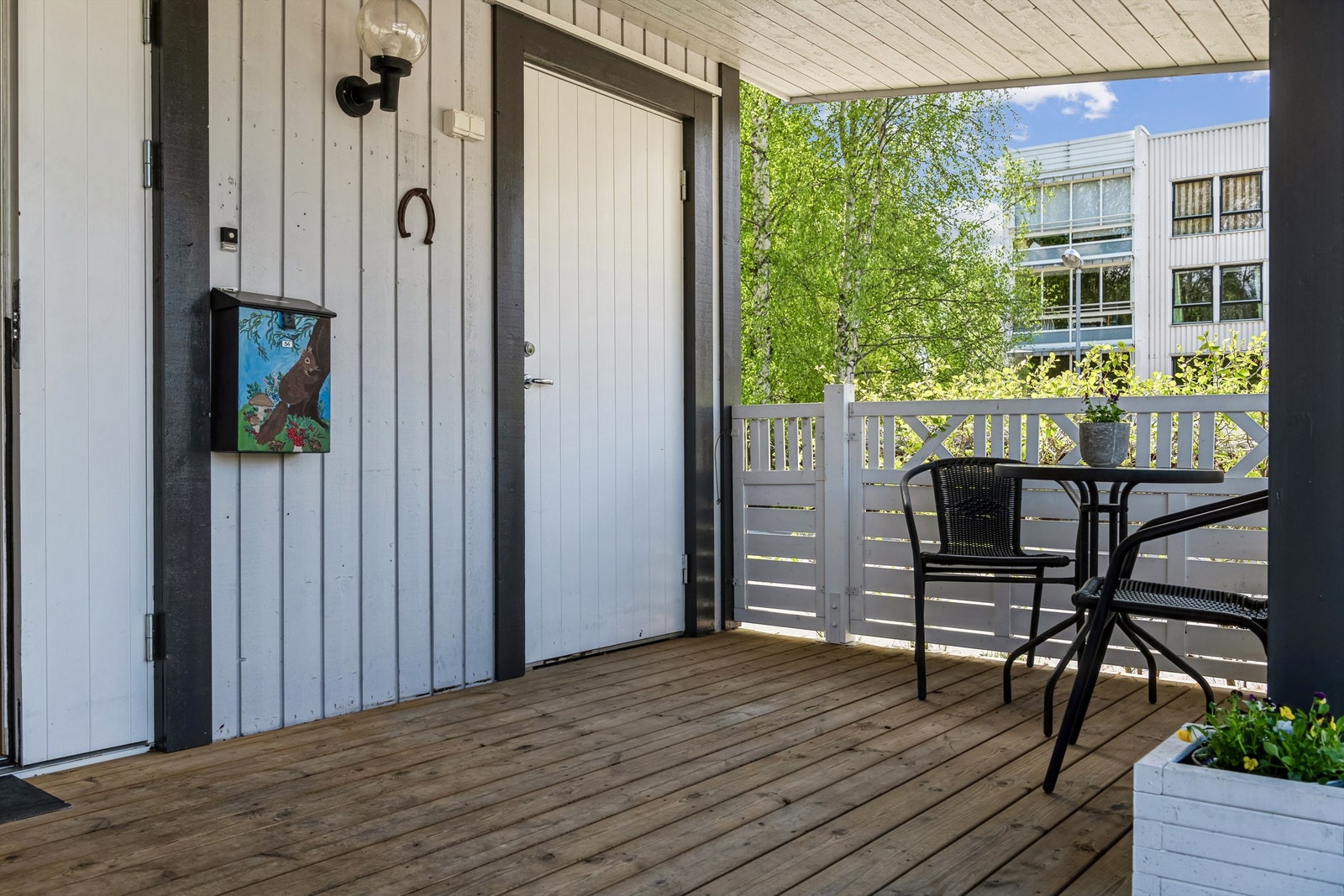 Inngangsparti. Her er det også adkomst til boden Galleribilde